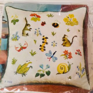 Vtg Erica Wilson Woodland Scene Pillow Crewel Embroidery Kit Snail Frog Rabbit