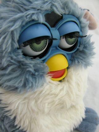 VTG Furby Baby Blue with Pink Hair 70 - 800 1998 Rare Color Tiger Electronic 4