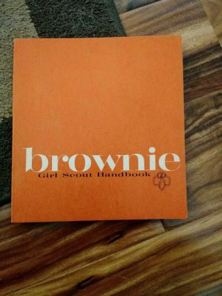 Vintage (1963) - Brownie Girl Scout Handbook