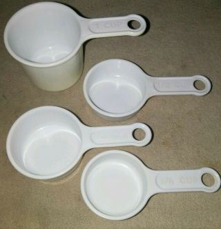 Rubbermaid Plastic Measuring Cups Set 4 White 1/4,  1/3,  1/2,  1 Cup Vintage