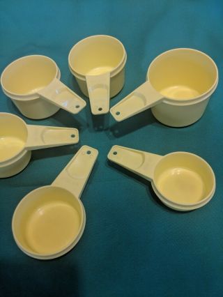 Vintage Tupperware Yellow Nesting Measuring Cups Full Set Of 6