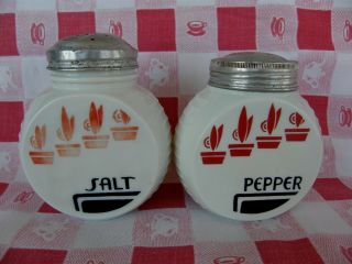 Vtg Vitrock Art Deco Milk Glass Range Salt & Pepper Shakers Red Black Flower Pot