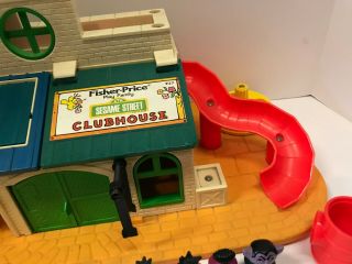 Vintage 1976 Fisher Price Sesame Street Clubhouse 937 With Figures 8