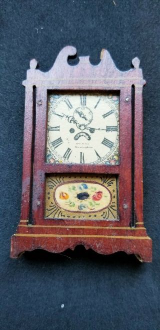 Vintage Tynietoy Mahogany Tabletop Clock With Federal Pedement