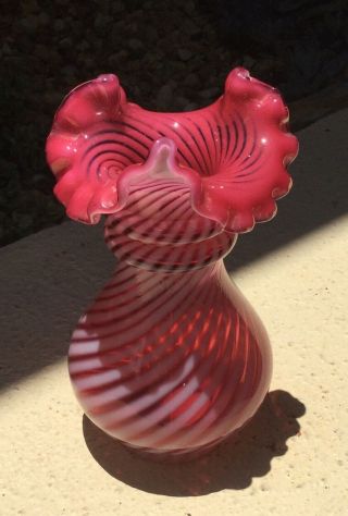 Fine Vntg Fenton Ruffled Ring Neck Cranberry Opalescent Optic Spiral Swirl Vase