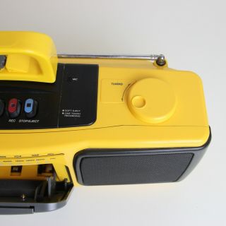 Sony Sports Boombox CFS - 920 - water resistant am/fm cassette radio - yellow VTG 5