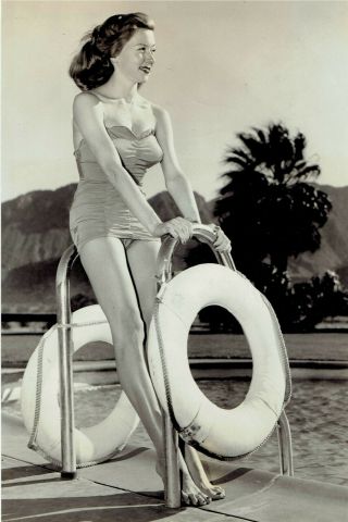 1949 Vintage Photo Barefoot Leggy Gloria Grahame Cheesecake Pose In Bathing Suit