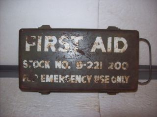 Wwii Vintage Military Vehicle First Aid Kit Metal Box & Contents 9 - 221 - 200