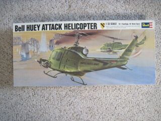 Vintage 1969 Revell Bell Huey Attack Helicopter Model Kit 1/32 Scale H - 259 Nr