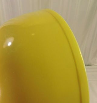 Pyrex vntg 1950 ' s sunny YELLOW large 4 qt.  404 mixing bowl primary colors 6