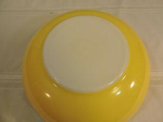 Pyrex vntg 1950 ' s sunny YELLOW large 4 qt.  404 mixing bowl primary colors 8