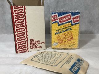 Vintage Skinner Macaroni Handheld Radio Model 3531 Pri Advertising