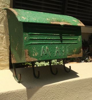 Cool Retro Vintage Style Green Distressed Large Mailbox W 4 Hooks