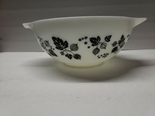 Vintage Pyrex Gooseberry Black White Cinderella Mixing Bowl 443 2 1/2 Quart