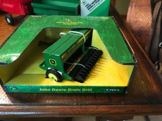 Vintage Ertl John Deere 452 Grain Drill 1/16 Scale Diecast Toy