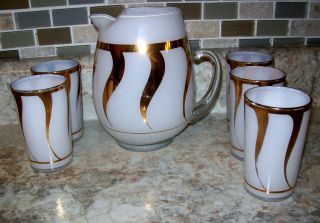 Vintage Mid - Century Federal Glass Cocktail Pitcher With 5 Glasses Gold Details