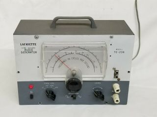 Vintage Lafayette Model: Te - 22a Sine Square Audio Generator Powers Up.