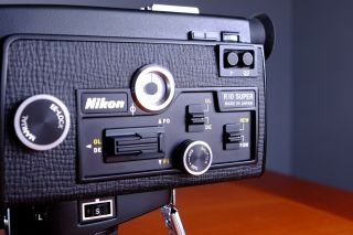 Nikon R10 8mm Movie Camera w/ Cine - NIKKOR 7 - 70mm f/1.  4 FILM, 3