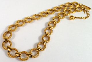 Rare Vtg Trifari Designer Signed Round Gold Plated Textured Link Collar Necklace