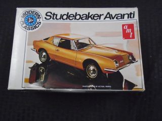 Amt 1964 Studebaker Avanti ©1977 Plastic Model Car Kit 1/25 Modern Classics