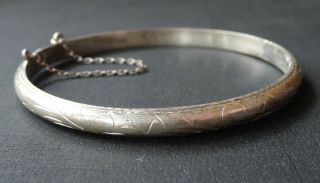 Vintage 925 Sterling Silver Hinged Foliate Engraved Bangle Bracelet - C26