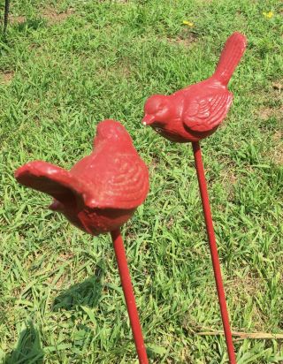 2 Vintage Painted Cast Iron Metal Garden Sparrow Bird on Rods Garden Statue 4