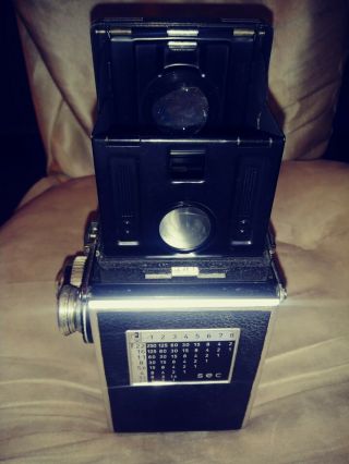Rolleiflex 2.  8E 80mm f/2.  8 Xenotar Medium Format TLR film camera DBP DBGM 11