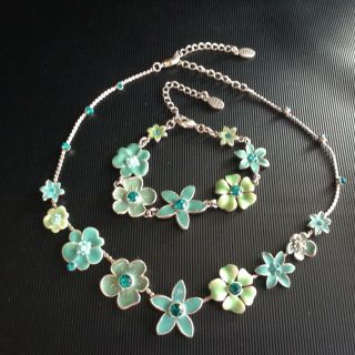 Vintage Pilgrim Danish Design Enamel Flower Necklace & Bracelet Set