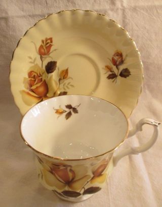 Vintage Royal Albert 4500 Yellow Roses Bone China Tea Cup & Saucer England