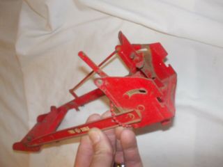 McCormick Farmall IH Tru loader for toy tractor Vintage 1/16 toy Metal 4