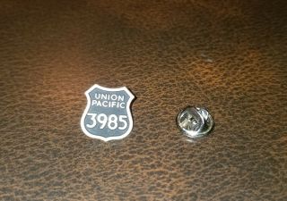 Vintage 1962 Engine Retirement Tie Tack Union Pacific 3985 Sundance Promotions