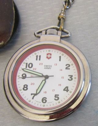 vtg SWISS ARMY POCKET WATCH leather case & chain not running/needs battery 2