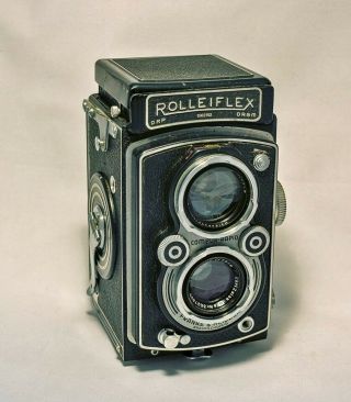Rollei Rolleiflex 3.  5 Medium Format Tlr Film Camera Film Camera W.  Case