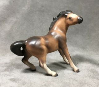 Vintage Hagen Renaker Ceramic Miniature Turning Mustang Horse Bay W/eye Detail