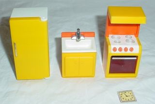 Vintage Fisher Price People Dollhouse Refrigerator Stove Sink Yellow Hong Kong
