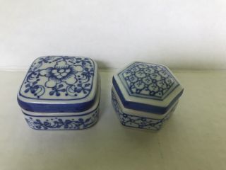 Vintage Chinese Porcelain Blue White Trinket Box with lid miniature set of 2 2