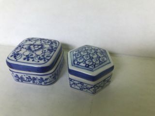 Vintage Chinese Porcelain Blue White Trinket Box with lid miniature set of 2 5