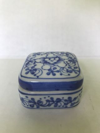 Vintage Chinese Porcelain Blue White Trinket Box with lid miniature set of 2 7