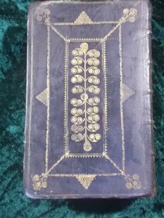 Fine Scottish Gilt Leather Binding King James Bible 1725 Complete