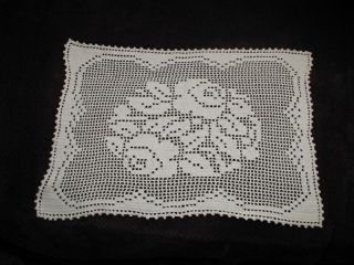 Vintage Antique Hand Crocheted Off White Roses Filet Crochet Doily 14 " X 22 "