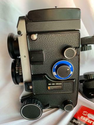 Mamiya C330 professional S twin lens reflex camera (film) with 2 twin lenses 3