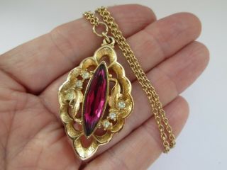 Vintage Signed Sarah Cov Gb Gold Cerise Pink Clear Rhinestone Pendant Necklace