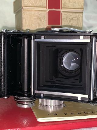 【NEAR MINT】 Rolleiflex 2.  8 D TLR Camera w/ Schneider Xenotar 80mm f2.  8 Lens 11