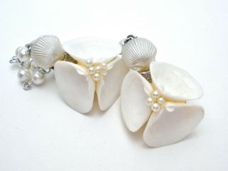 Hand Made Sea Shell Sweater Clip Guard with Pearl Chain Silver Tone Vintage NIB 4