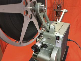 SIEMENS 2000 16mm PROJECTOR WITH A SIEMENS ZOOM LENS FRPM 35 TO 65MM LENS 7