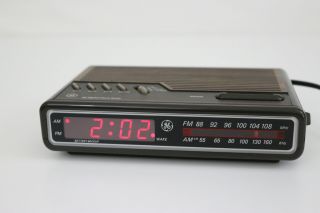 Vintage Ge General Electric Am/fm Digital Alarm Clock Radio Red Led Wood Grai.