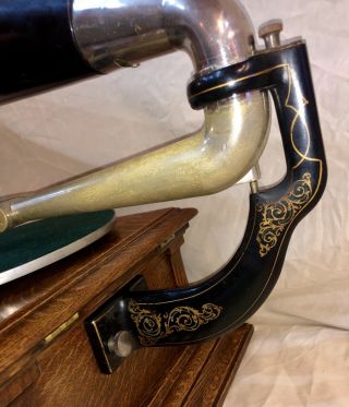 1907 Victor III Phonograph,  w/Brass Horn & 4