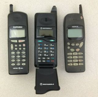 Vintage Motorola - Mitsubishi And Nokia Cell Phones 2