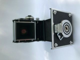 Rolleiflex 3.  5f TLR Camera Model 3 W/ Carl Zeiss f3.  5 Planar 75mm 9