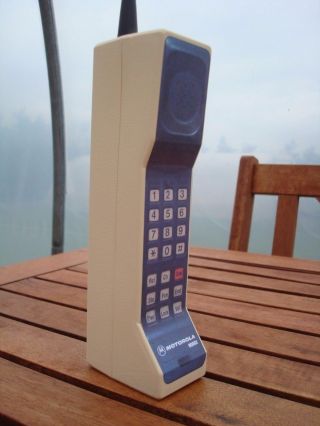 Toy 1980s Style Vintage Brick Cell / Mobile Phone Prop - Motorola Dynatac 8000x
